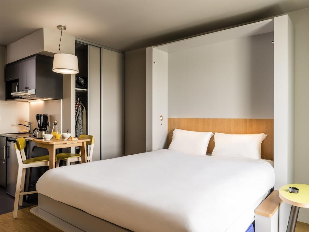 Aparthotel Adagio access Colombes La Defense Room Type - Studio, 1 Double Bed
