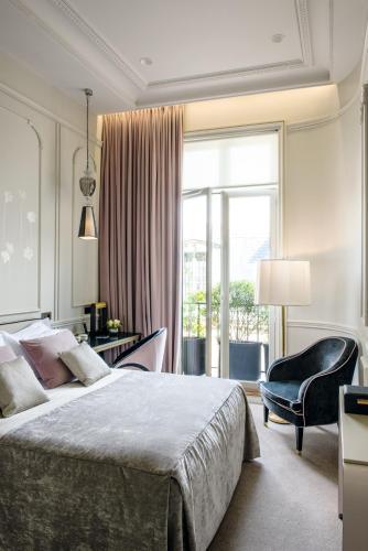 Hotel Le Narcisse Blanc & Spa - Tap to explore photos