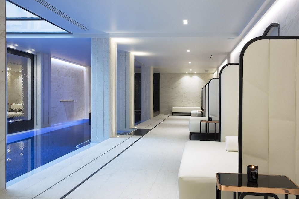Hotel Le Narcisse Blanc & Spa - Tap to explore photos
