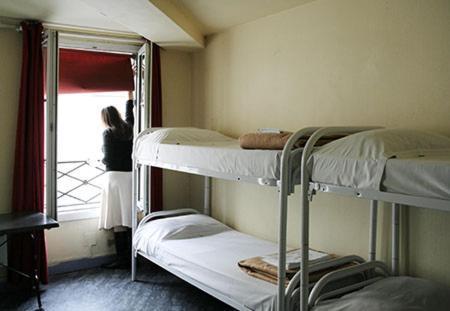 Aloha Hostel Eiffel Tower by Hiphophostels Room Type - Bed in 4-Bed Female Dormitory Room