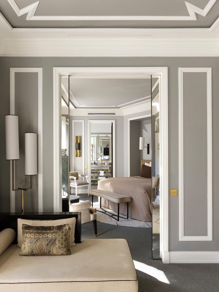 Nolinski Paris - Evok Collection Room Type - Deluxe Suite Nolinski Paris - Evok Collection Room Type - Deluxe Suite