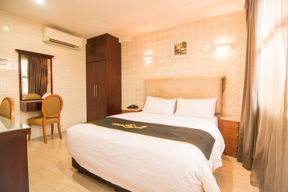 SUWARA HOTEL Room Type - Superior Room, 1 Queen Bed
