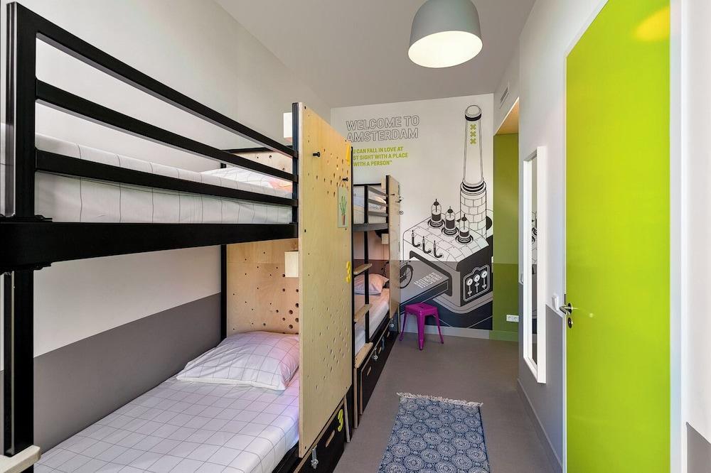Stayokay Amsterdam Vondelpark - Hostel Room Type - Basic Twin Room, Private Bathroom (Bunk bed)