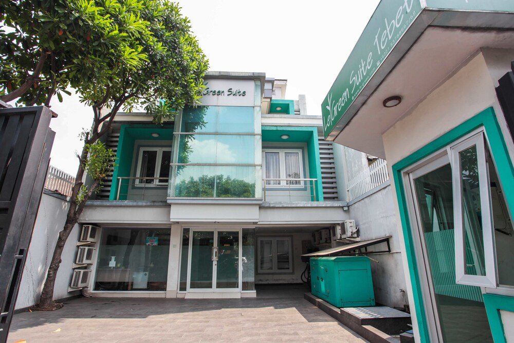 LeGreen Suite Tebet - Tap to explore photos