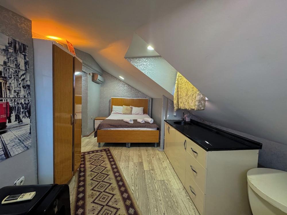 The New Season Apart Room Type - Standard Triple Room, 1 Double Bed with Sofa bed, Non Smoking, Kitchenette The New Season Apart Room Type - Standard Triple Room, 1 Double Bed with Sofa bed, Non Smoking, Kitchenette