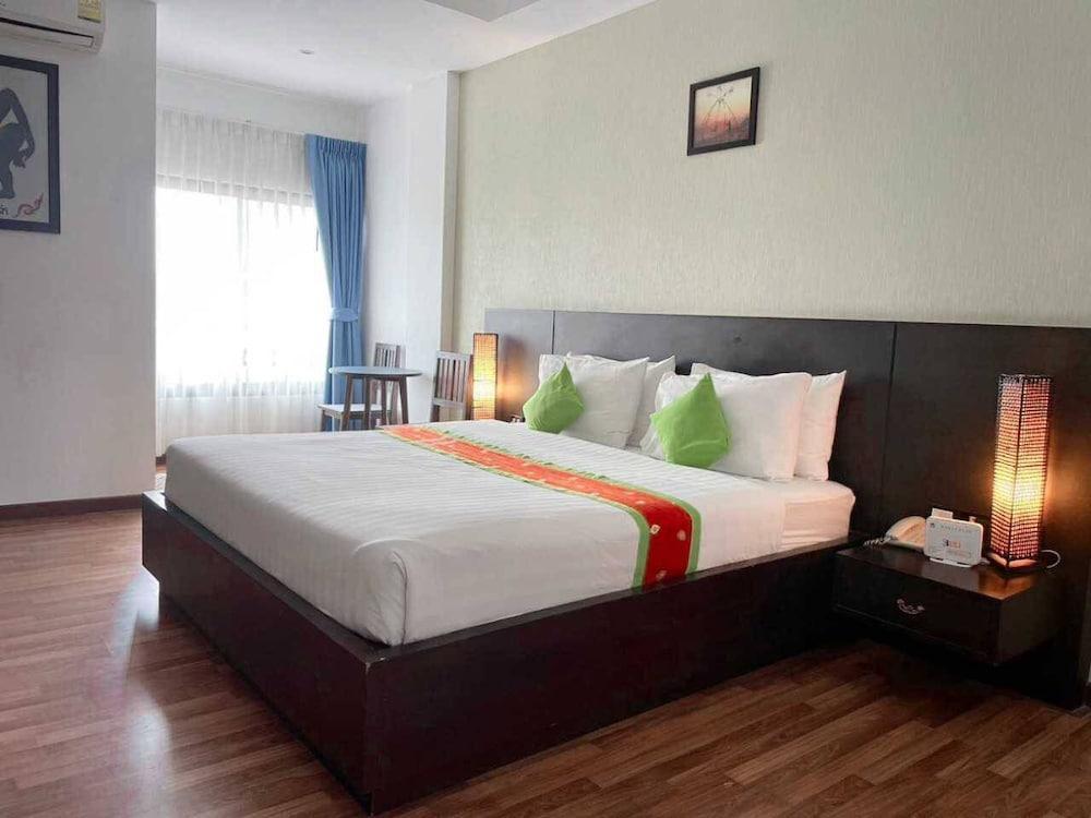 Jingjit Hotel Room Type - Superior Double Room
