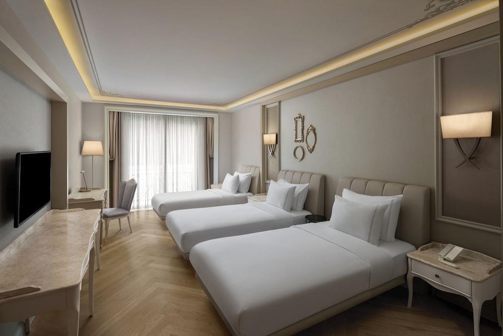 Lazzoni Hotel Room Type - Twin Room (Supreme)