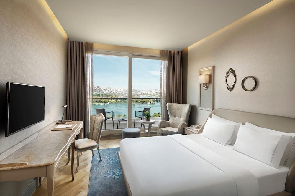 Lazzoni Hotel Room Type - Deluxe Double Room, Balcony, Sea View