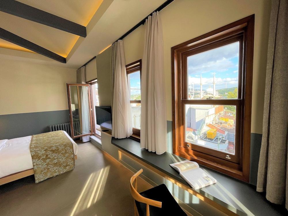 New Bosphorus Hotel Room Type - Deluxe Room