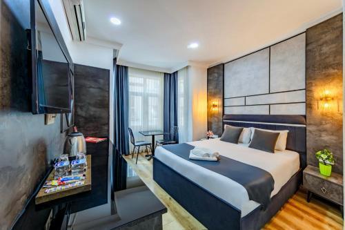 La Pazza Suites Room Type - Deluxe Double Room