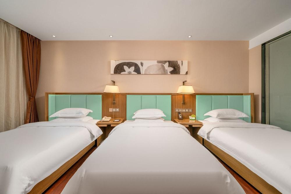 Bo Yi Hotel Room Type - Deluxe Triple Room