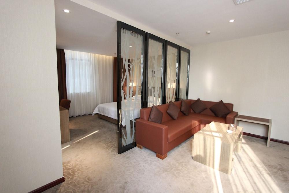 Bo Yi Hotel Room Type - Deluxe Suite