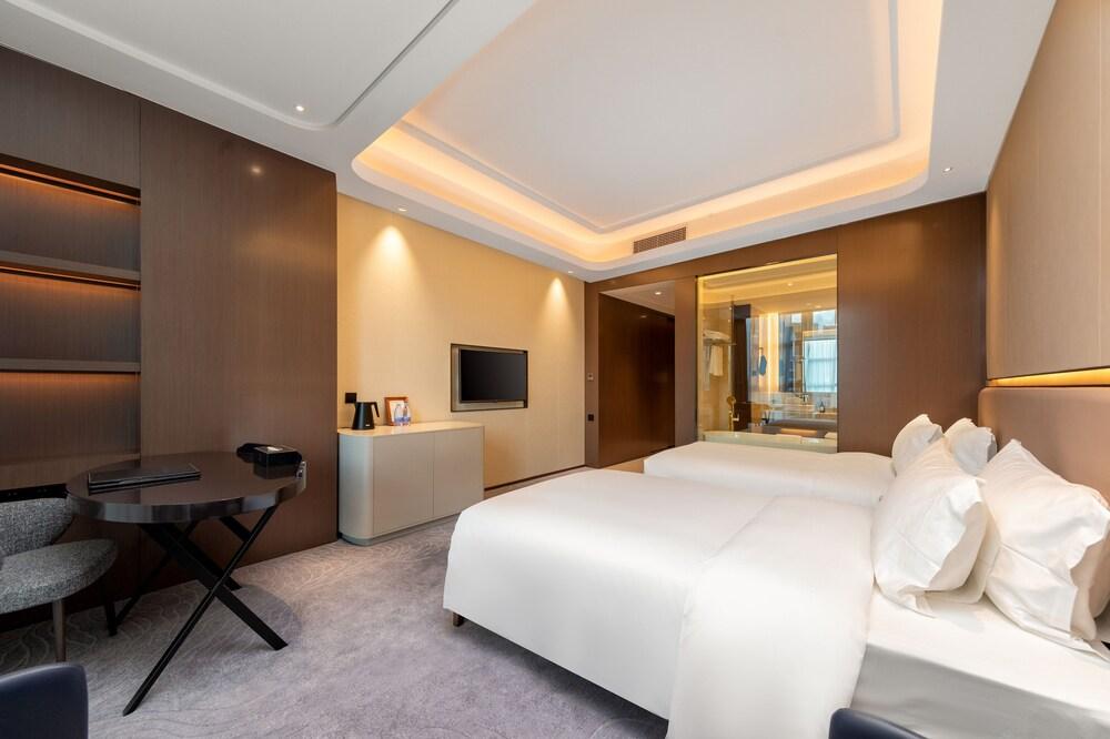 Honder International Hotel Room Type - Executive Deluxe Twin Room