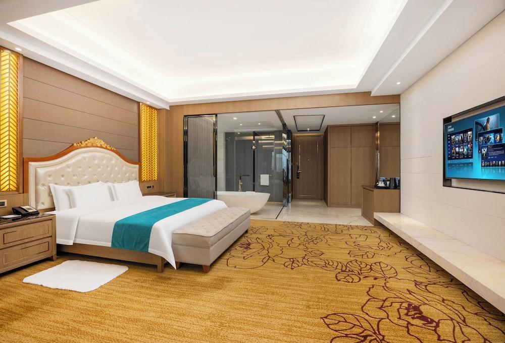 Honder International Hotel - Tap to explore photos