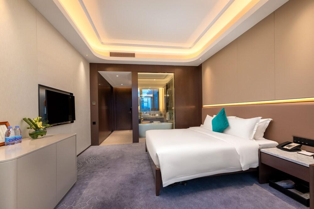 Honder International Hotel Room Type - Executive Deluxe King Room
