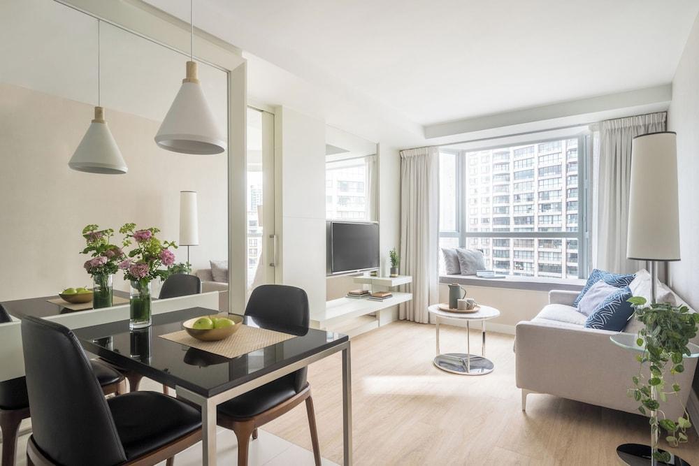 Two MacDonnell Road Room Type - Superior Suite