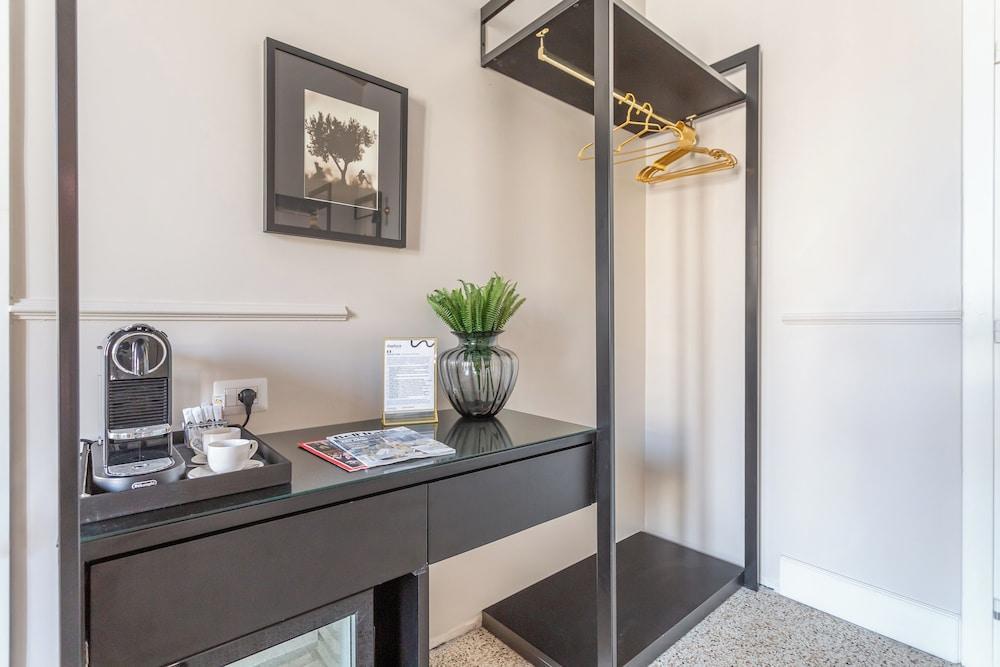 Daplace - La Mongolfiera Rooms in Navona - Tap to explore photos