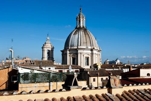 Daplace - La Mongolfiera Rooms in Navona - Tap to explore photos