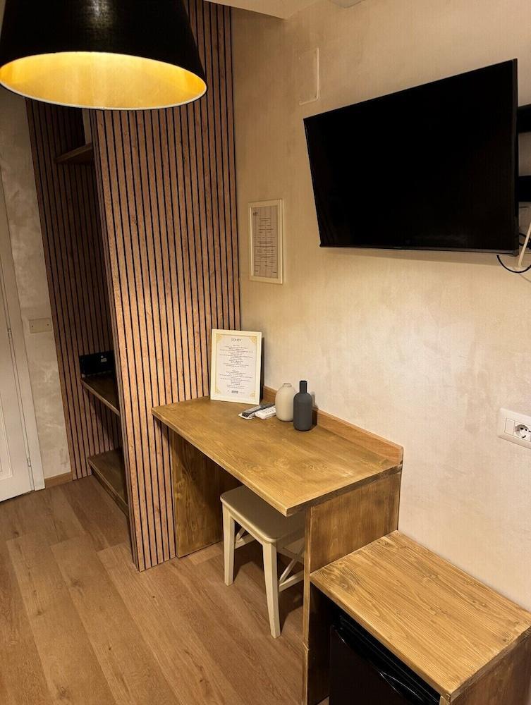 Dulcis Inn Pantheon - Tap to explore photos