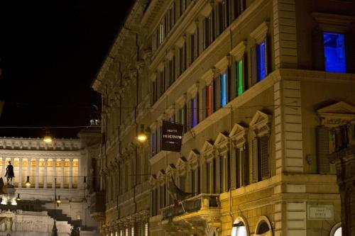 Hotel Trecento - Tap to explore photos