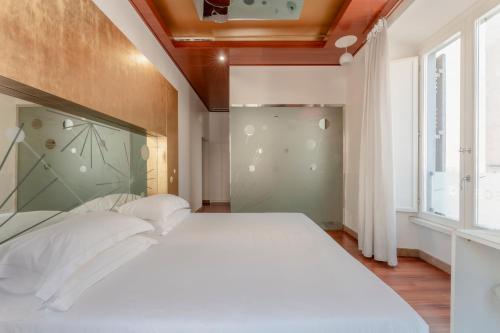 Hotel Trecento - Tap to explore photos