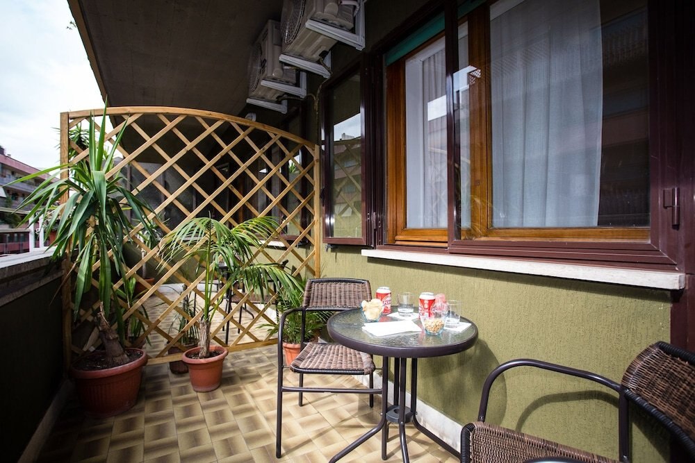 Trastevere's Friends - Tap to explore photos