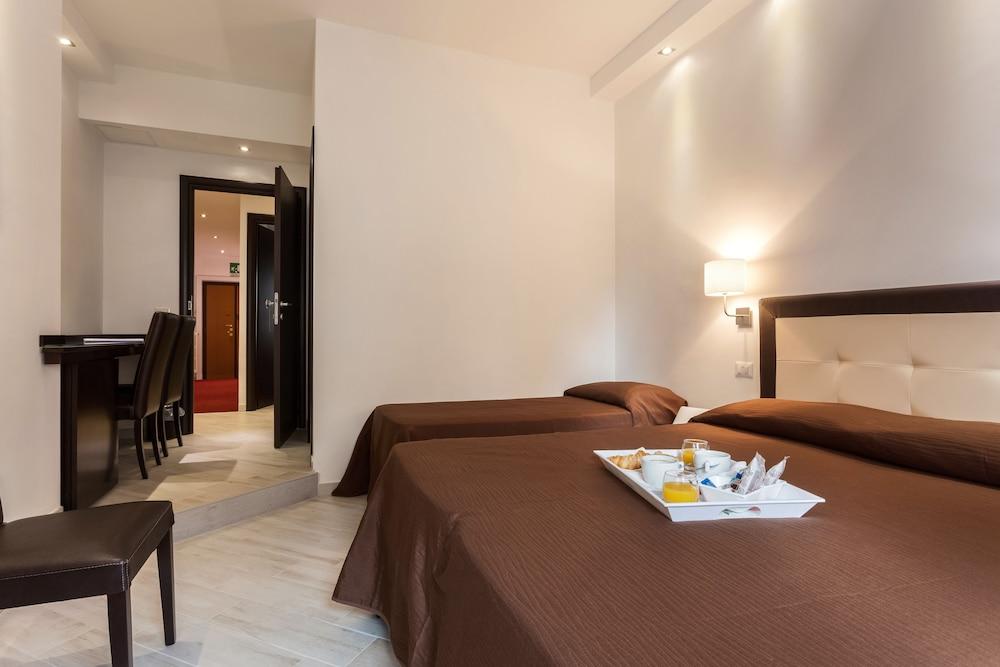 Sol Romae - Tap to explore photos