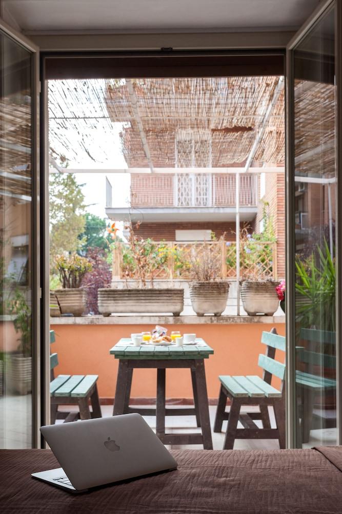 Sol Romae - Tap to explore photos