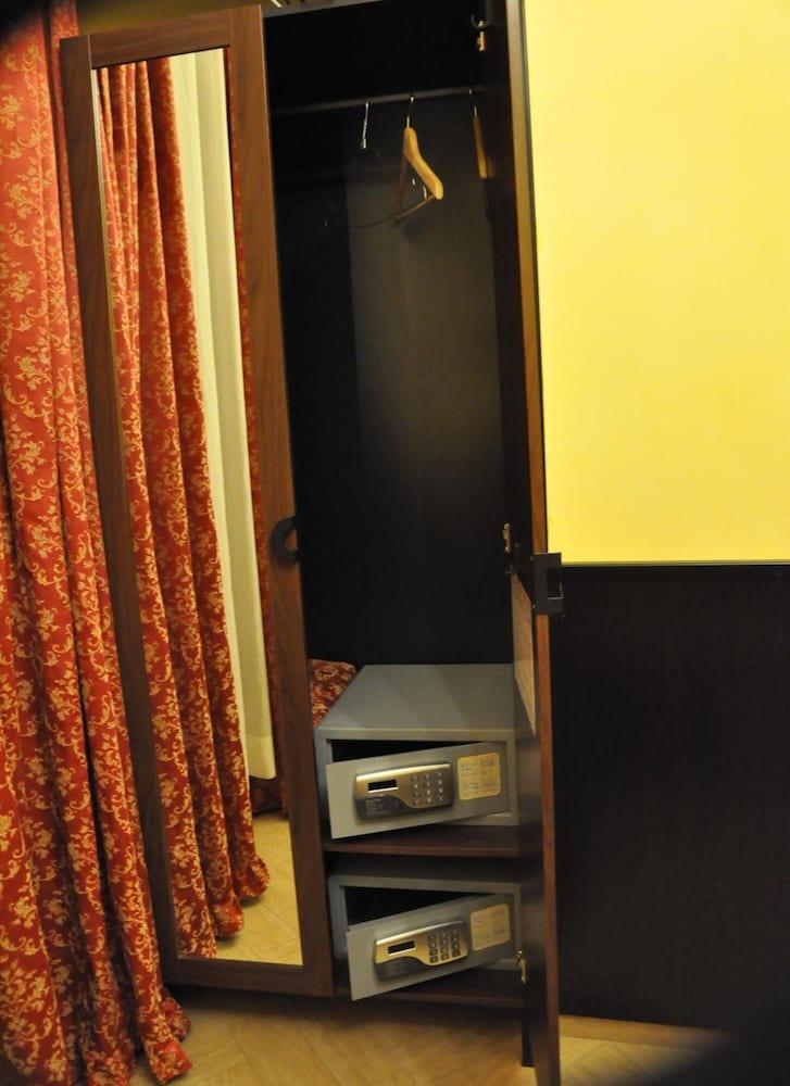 Funny Palace Hostel - Tap to explore photos