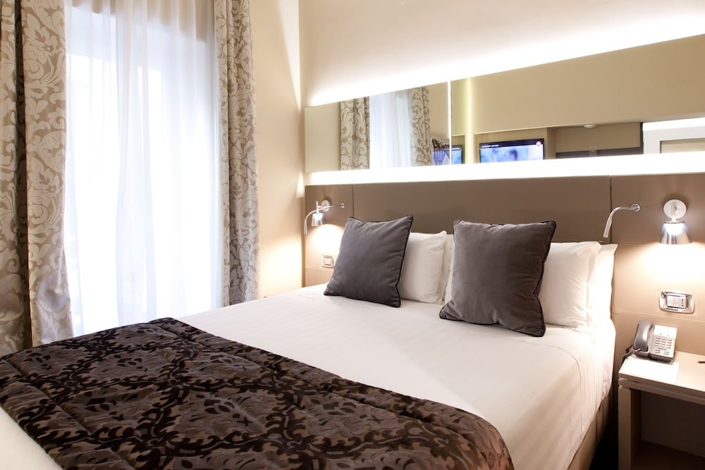 Quirinale Luxury Rooms - Tap to explore photos