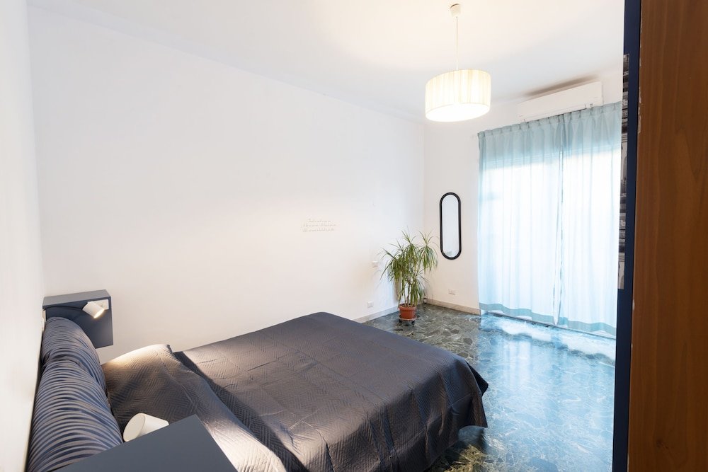 Take It Easy Roma Guest House - Tap to explore photos