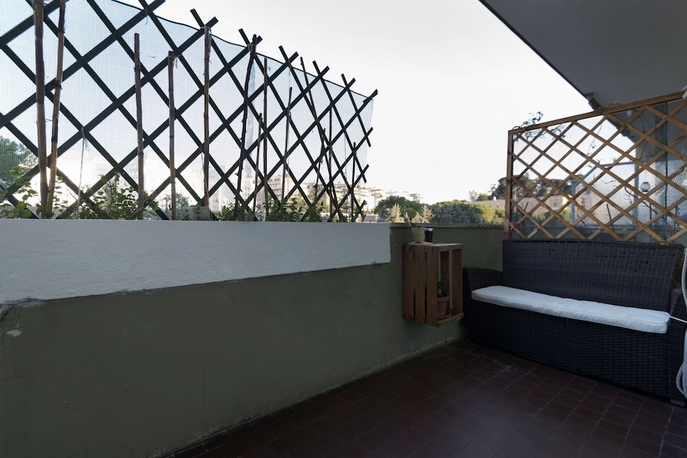 Take It Easy Roma Guest House - Tap to explore photos