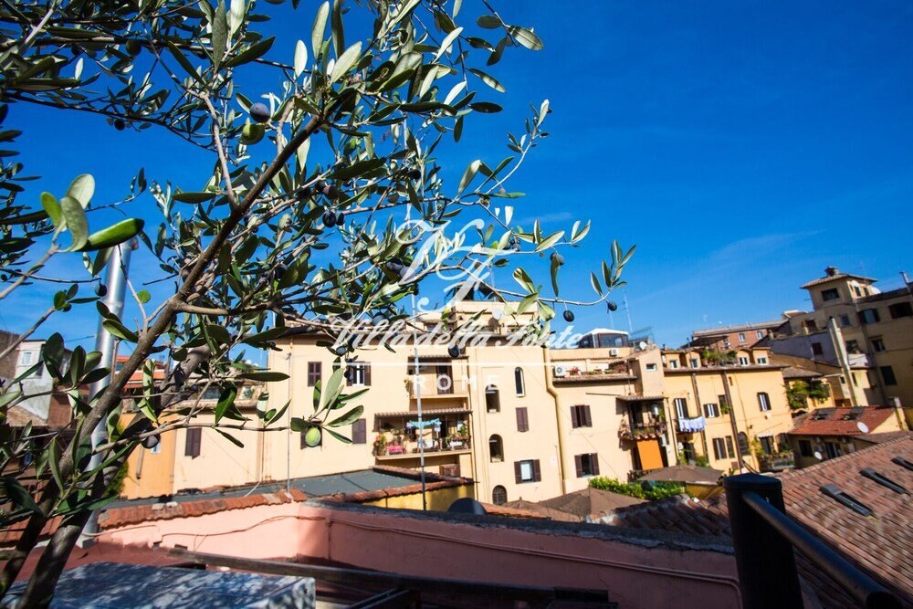 Villa della Fonte - Trastevere - Tap to explore photos