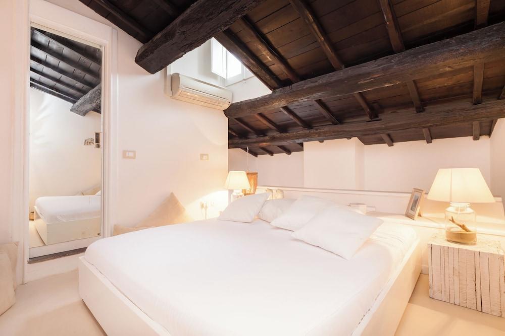 Navona Penthouse Room Type - Apartment