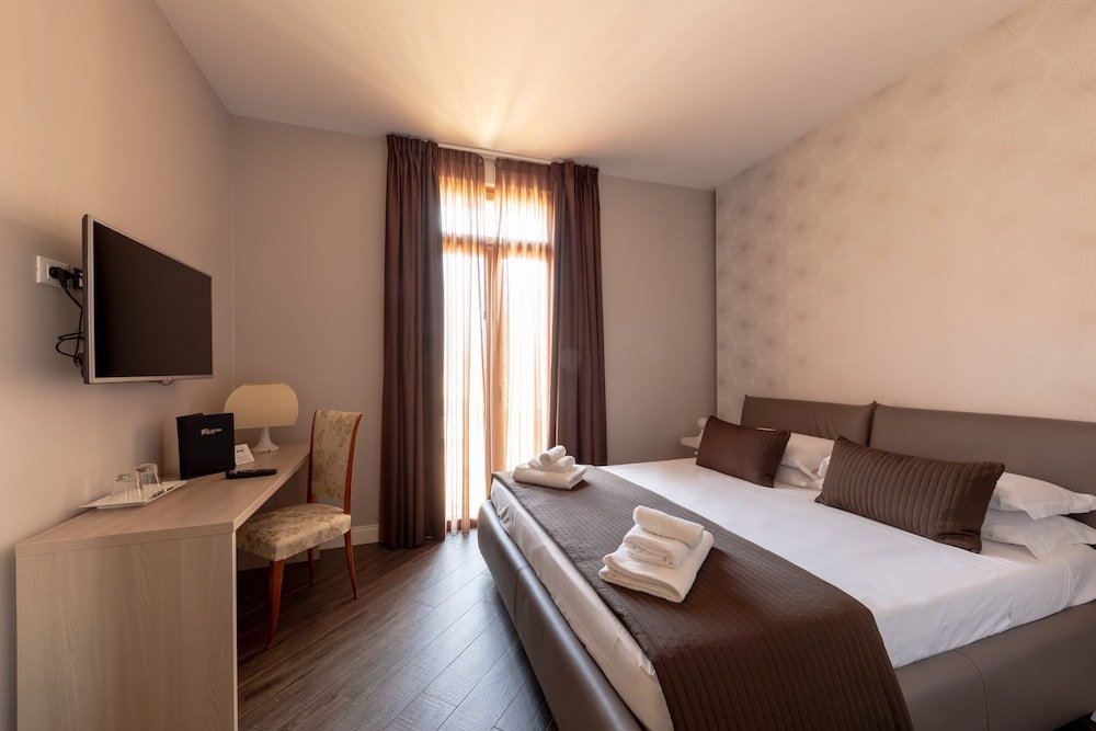 Blue Inn Luxury Suites Room Type - Double Room, City View