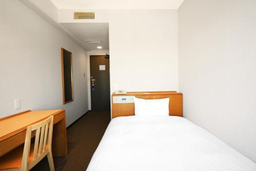 Smile Hotel Sugamo Room Type - Double Room with Small Double Bed - Non-Smoking Smile Hotel Sugamo Room Type - Double Room with Small Double Bed - Non-Smoking