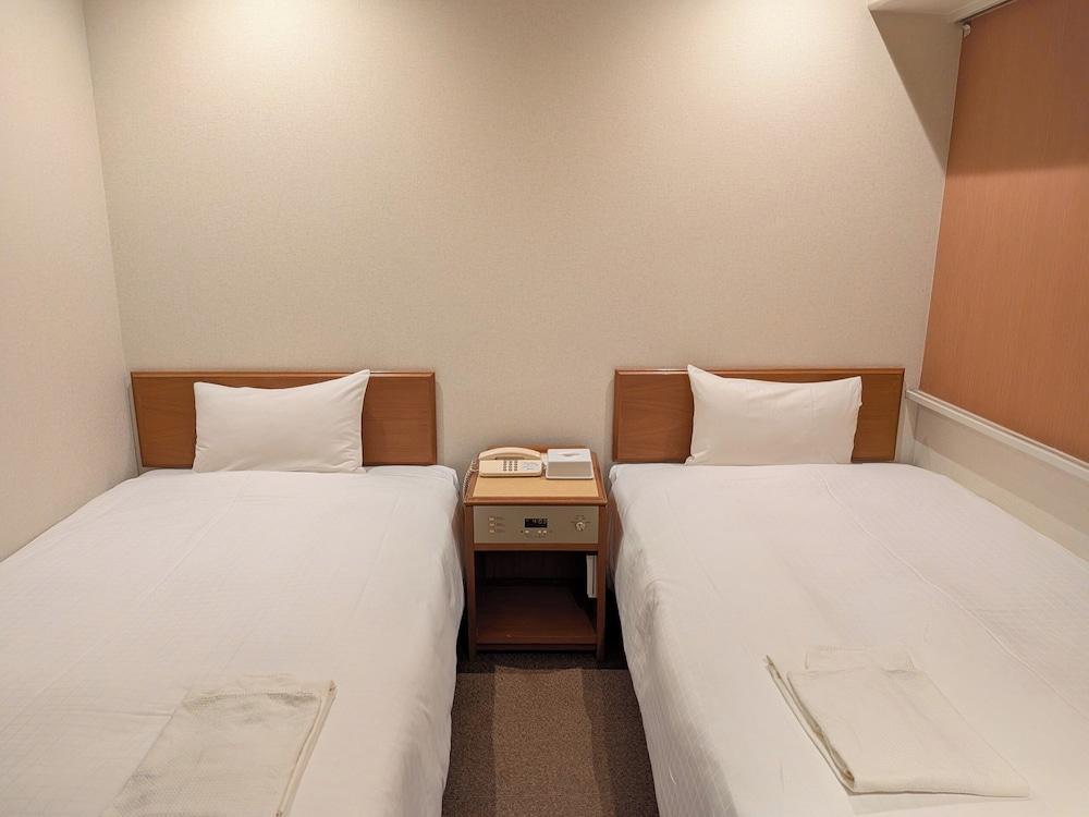 Smile Hotel Sugamo - Tap to explore photos