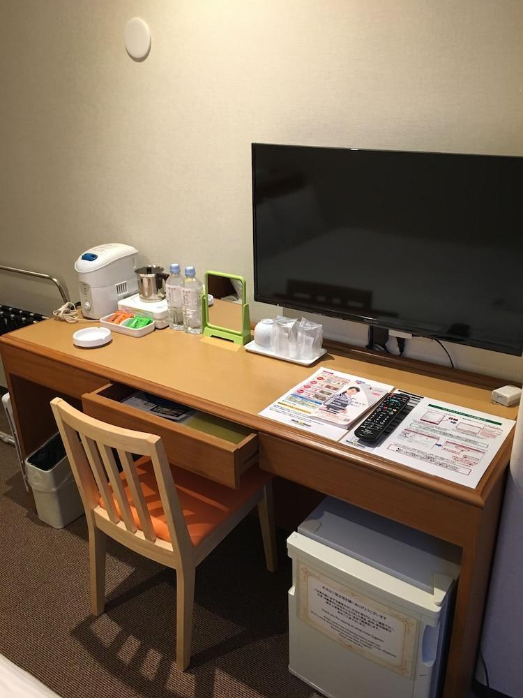 Smile Hotel Sugamo - Tap to explore photos