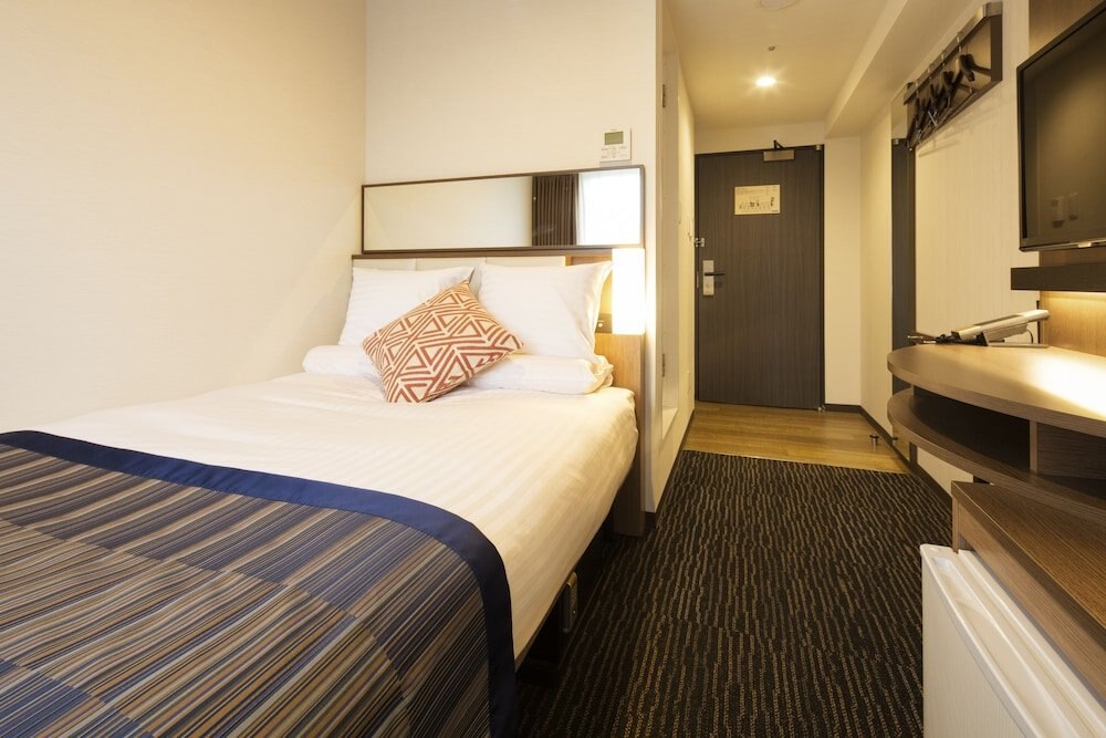 Hotel MyStays Gotanda Station Room Type - Standard Room with Small Double Bed, Non Smoking - House Keeping is Optional with Additional Cost