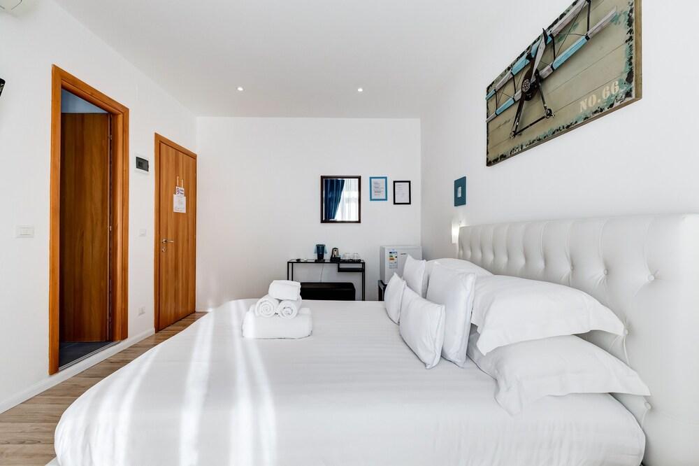 Ripetta Central Suites - Tap to explore photos