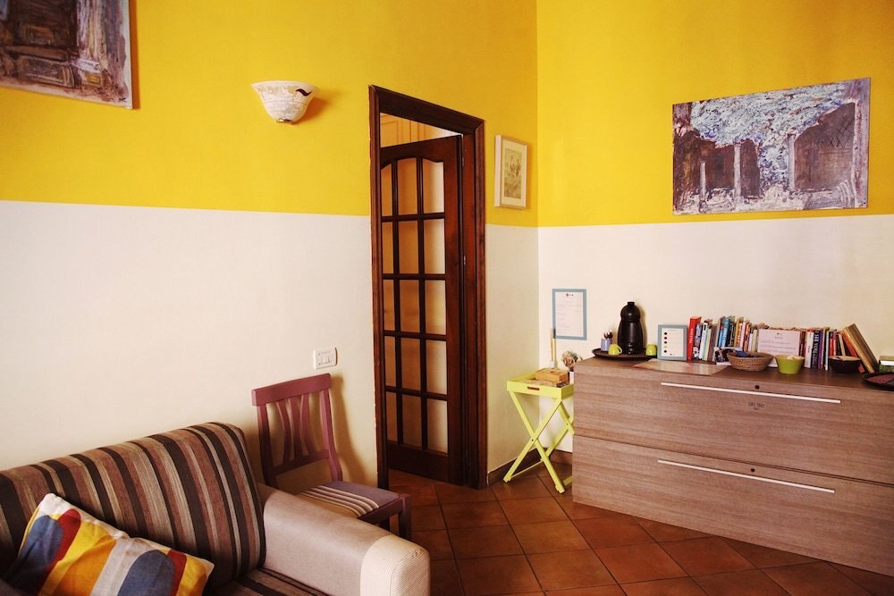 Trastevere Dream House - Tap to explore photos