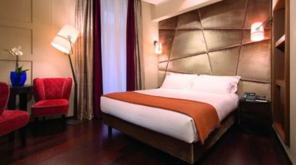 Stendhal Luxury Suites Room Type - Deluxe Double Room