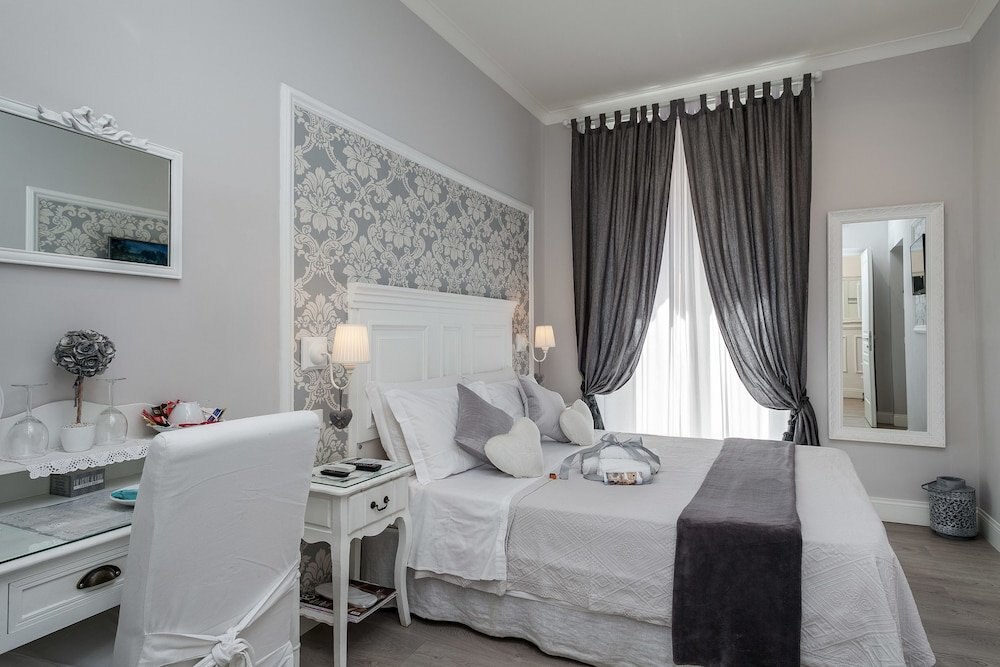Charme & Chic Prestige Room Type - Superior Room