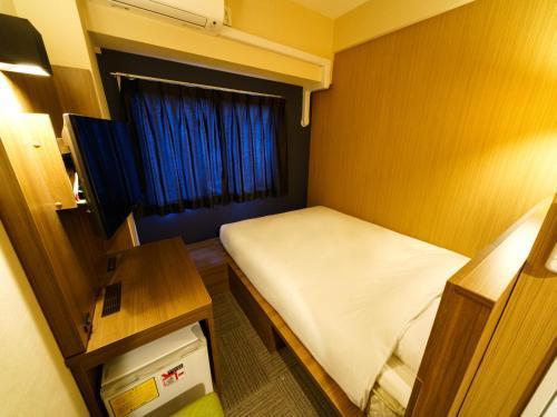 Super Hotel Ikebukuro-Eki Kitaguchi Room Type - Double Room with Small Double Bed