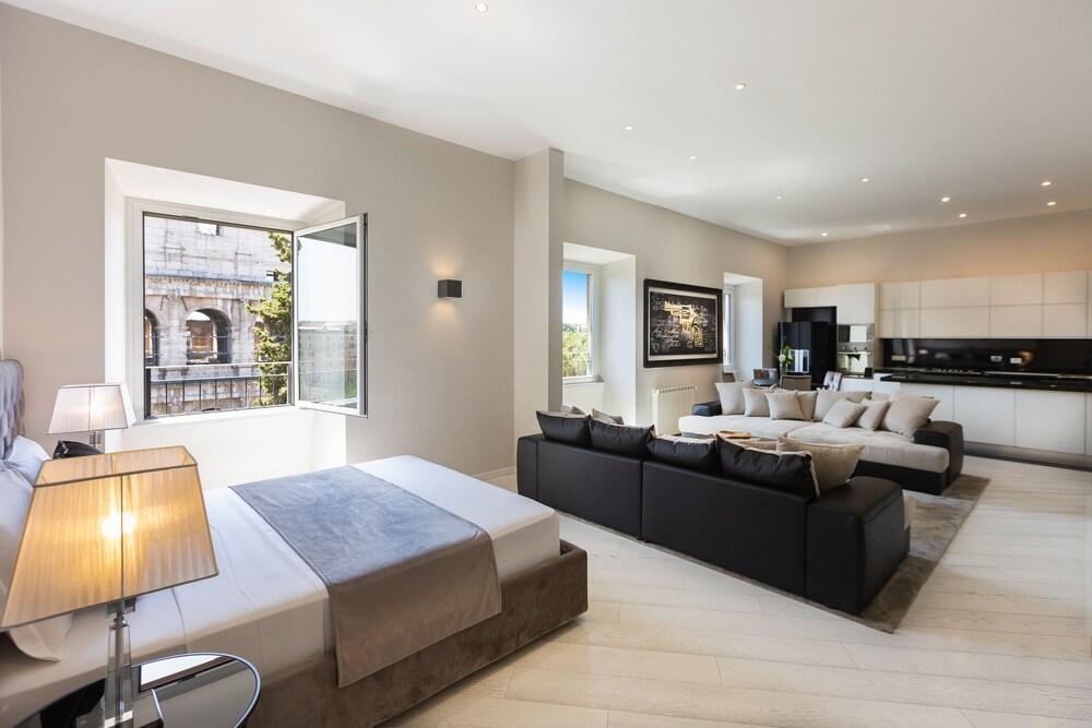 Amazing Colosseo Room Type - Luxury Apartment, 1 Bedroom, City View, Tower