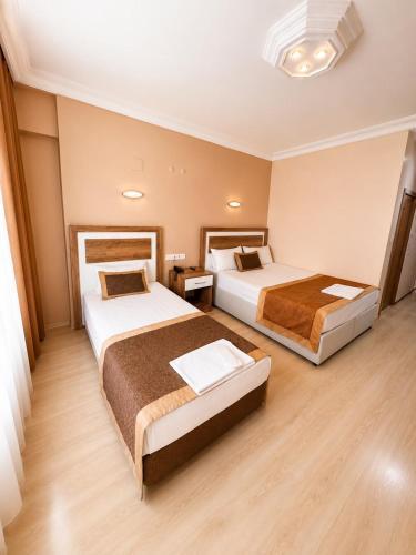 Dempa Hotel Room Type - Standard Double or Twin Room