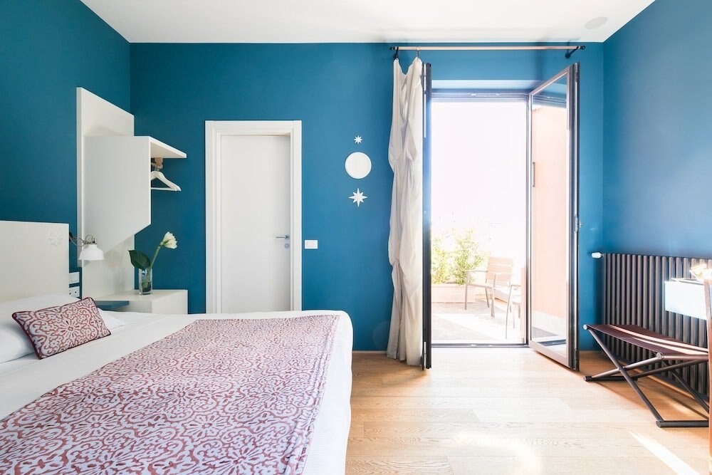 Rarity Suites Room Type - Suite, 1 King Bed, Terrace, City View