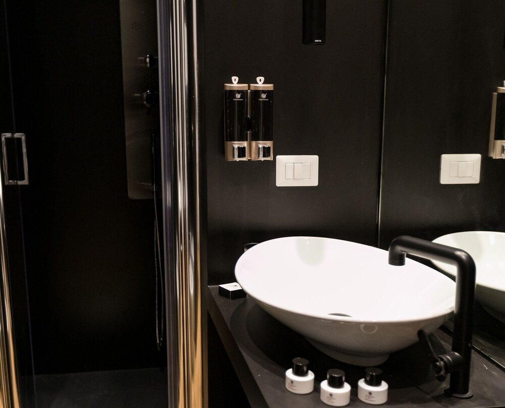 Jb Relais Luxury - Tap to explore photos