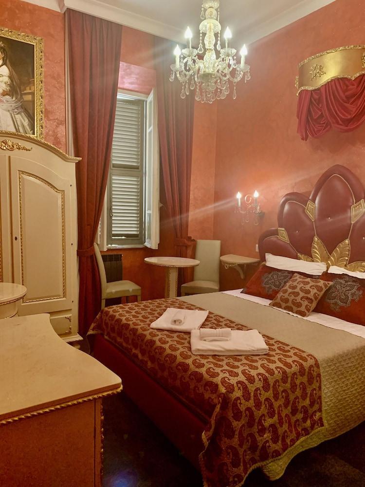Pope's Suites Room Type - Junior Double Room (Rosso / Beige) Pope's Suites Room Type - Junior Double Room (Rosso / Beige)