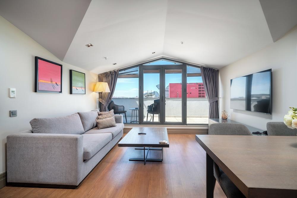 Sentire Hotels & Residences Taksim Room Type - Suite with Terrace
